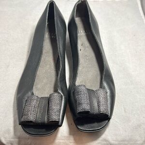 Stuart Weitzman black leather peep toe woven trim bow flats size 8.5